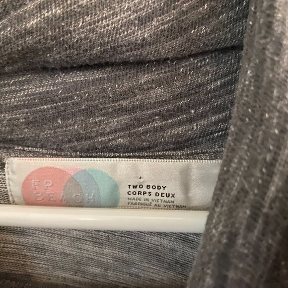 FREE PEOPLE BEACH Charcoal Cocoon Cowl Pullover Top - Size M - Picture 2 of 3